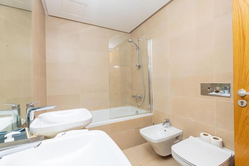 Modern 2Br Retreat In Marina Sale Luxury Living Apartment Hajja Luaran gambar