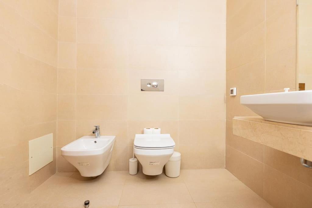 Modern 2Br Retreat In Marina Sale Luxury Living Apartment Hajja Luaran gambar