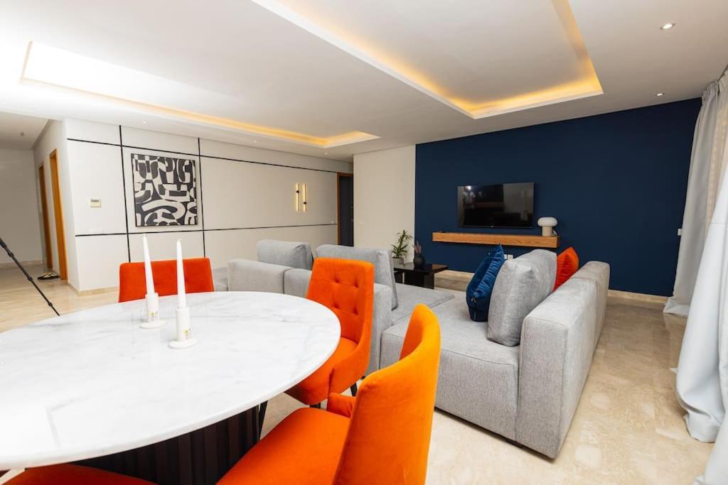 Modern 2Br Retreat In Marina Sale Luxury Living Apartment Hajja Luaran gambar