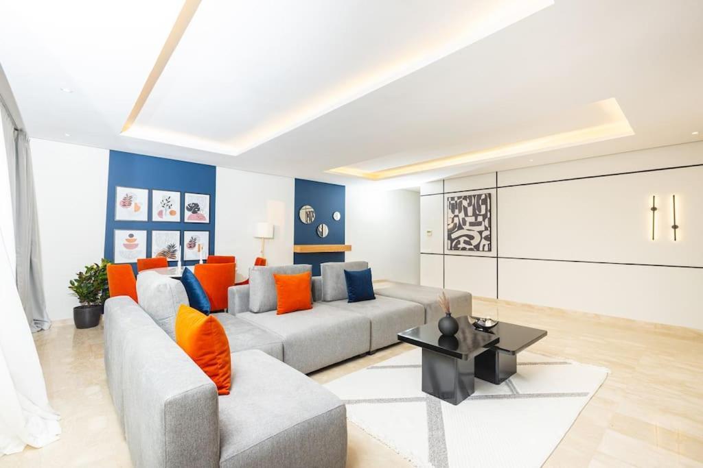 Modern 2Br Retreat In Marina Sale Luxury Living Apartment Hajja Luaran gambar